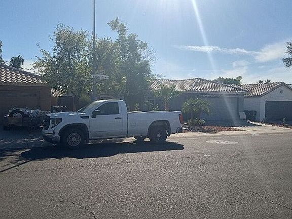 4th image of 2933 E Hononegh Dr