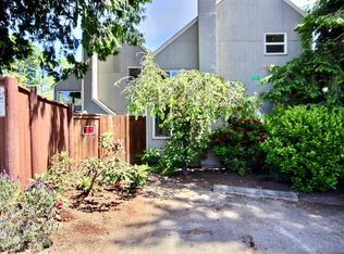 8400 26th Ave SW APT A, Seattle, WA 98106