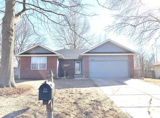 2830 W Primrose Ln, Springfield, MO 65807
