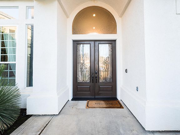 3rd image of 6033 W Country Ct