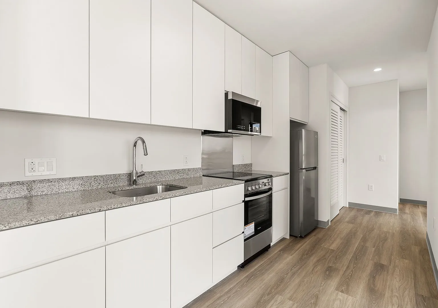 Modern 2 BD/1 BA at The Flats at Sky Ala Moana East — Photo 3