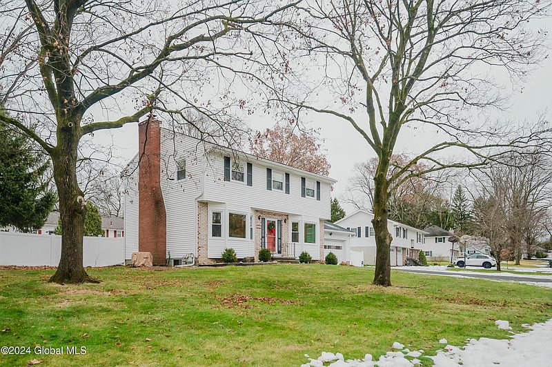 2nd image of 25 Brookwood Drive