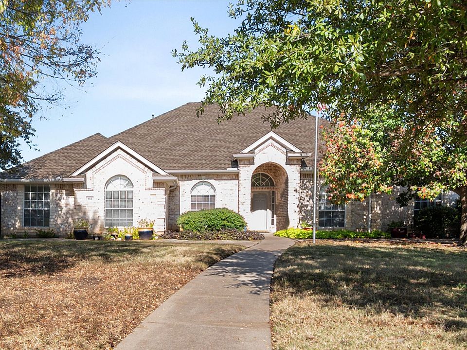 1st image of 913 Shady Vale Dr