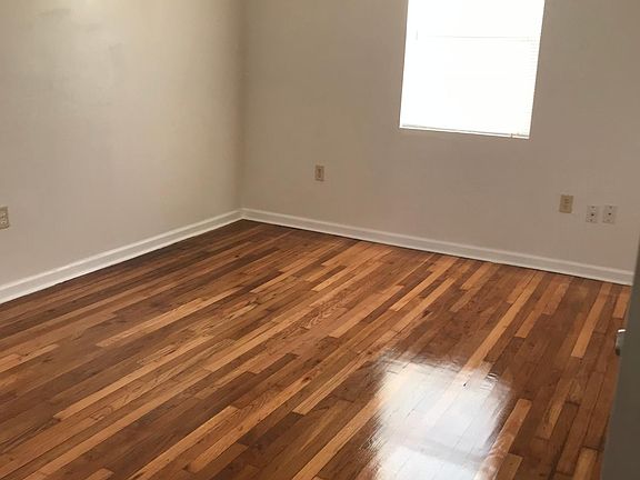 5th image of 3635 Republic St