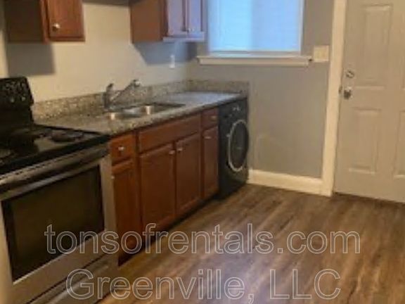 2nd image of 88 W Park Dr #D