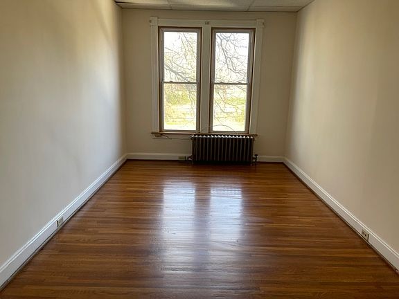 4th image of 429-431 N Locust St #2N