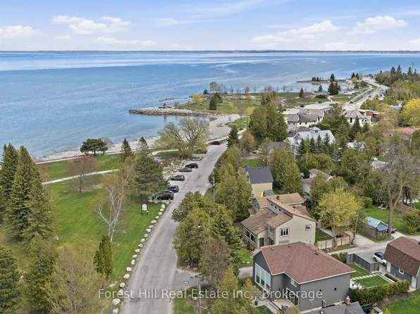 81 Saint Lawrence St, Collingwood, ON L9Y 4Y3