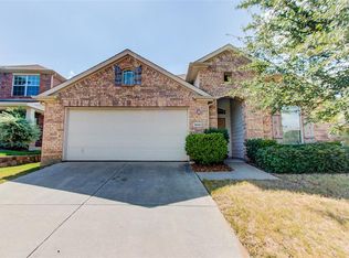 8608 Tumbleweed Dr, Aubrey, TX 76227