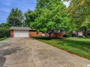 3523 S Cherokee Rd, Taylorville, IL 62568