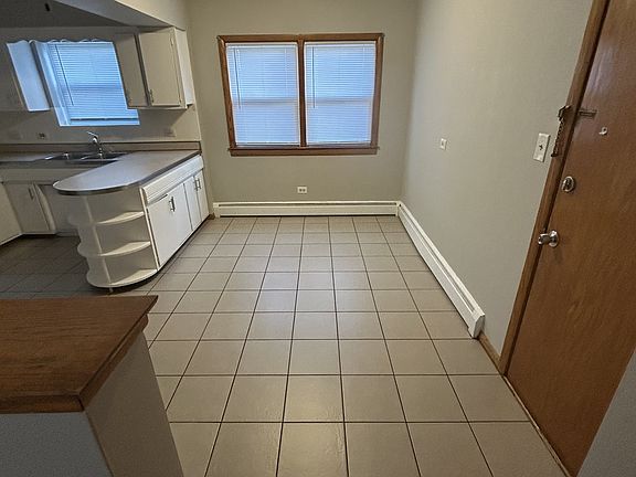2nd image of 3530 S Oak Park Ave