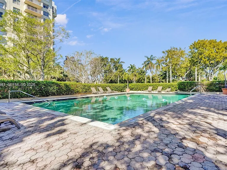 11111 Biscayne Blvd #7E — Photo 5