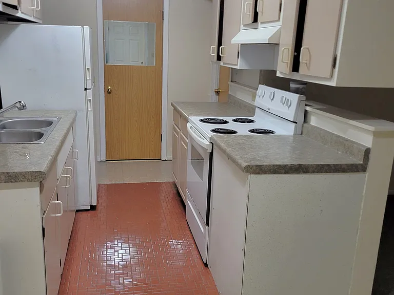 545 Birchcrest Dr #1 — Photo 18