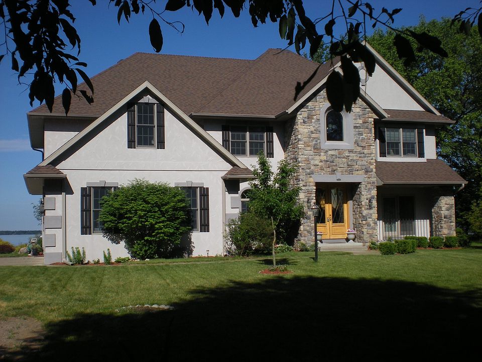 1st image of 483 Highland Pl