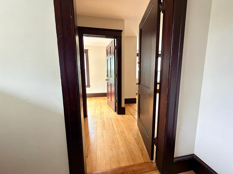 4 Glade St #2 — Photo 4