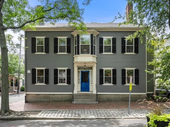 13 Chestnut St, Salem, MA 01970