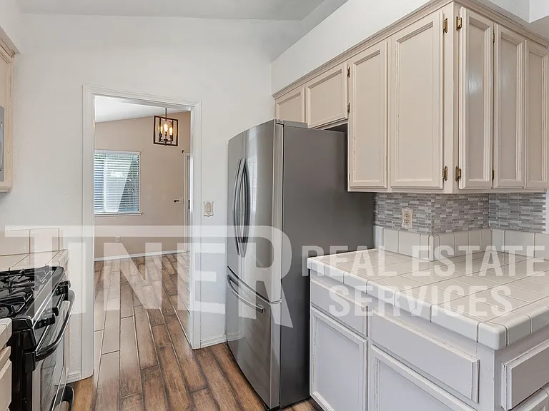 1218 Chablis Cir — Photo 10