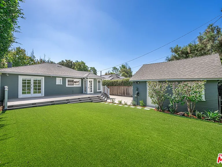 1441 N Ogden Dr — Photo 40