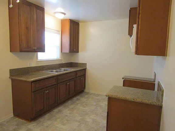 5th image of 2731 W Victory Blvd APT C