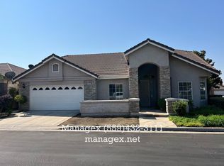903 E Green Acres Dr, Fresno, CA