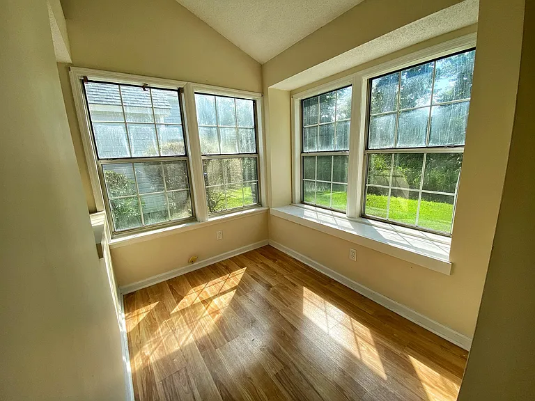 315 Lyons Cove Dr — Photo 7