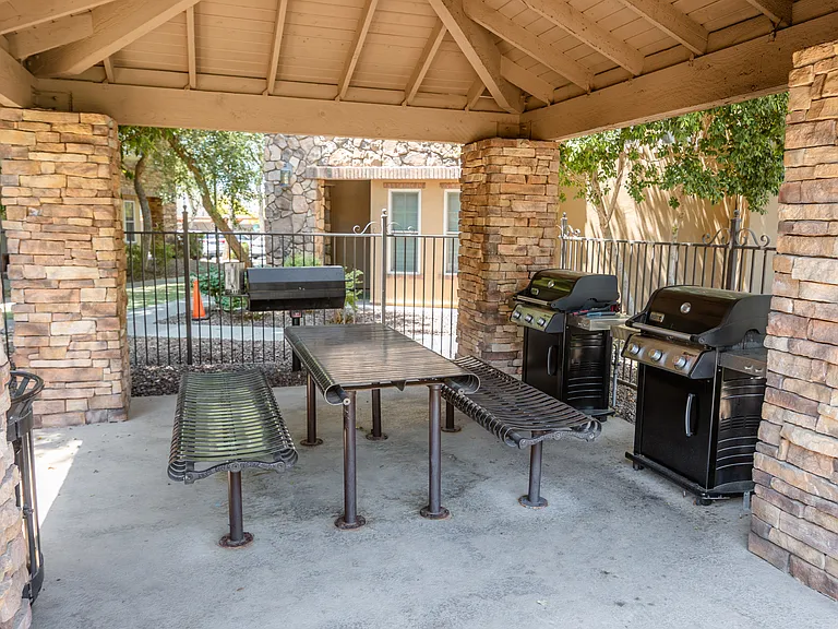 2445 E Montecito Ave — Photo 27