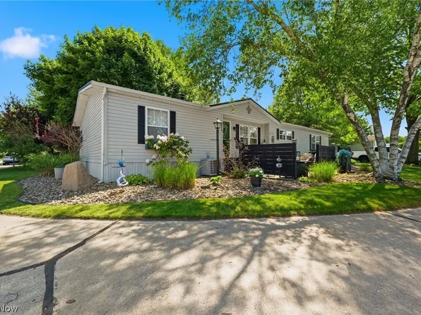 6416 Winterhaven Dr, Madison, OH 44057