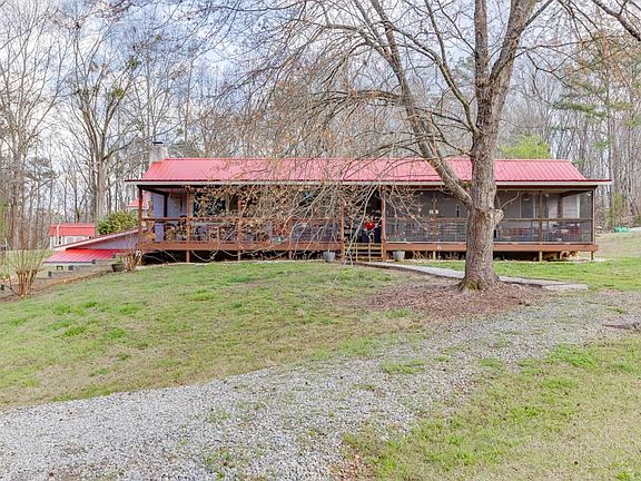 2nd image of 722 Charlie Morris Rd