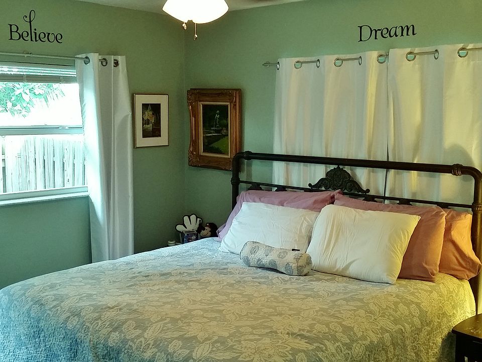 Master- King bed