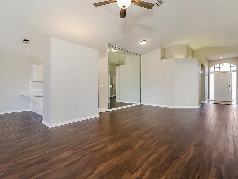 10836 New Brighton Ct — Photo 5