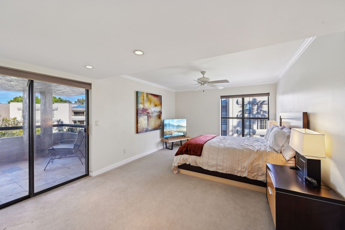 N 31st Way 244-014.jpg