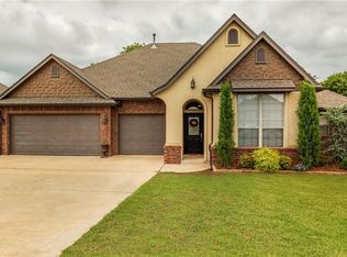 1138 Fox Run Ln, Blanchard, OK 73010