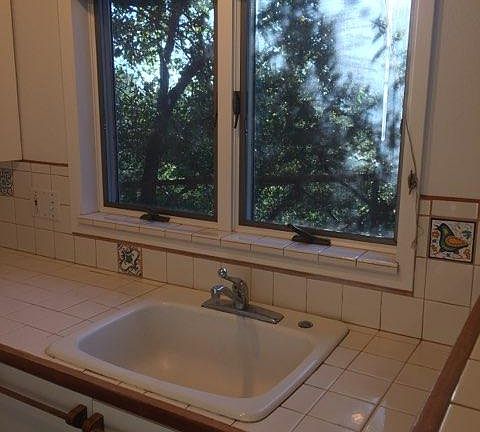 5th image of 897 Escondido Ct