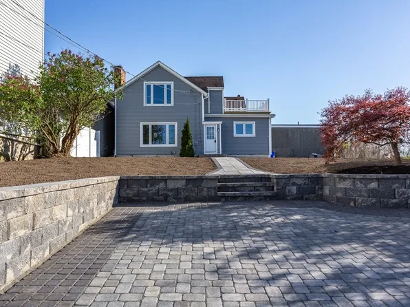 29 Wellington St, Fall River, MA 02720