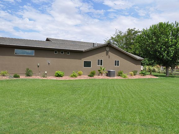 Side View Park Like Setting