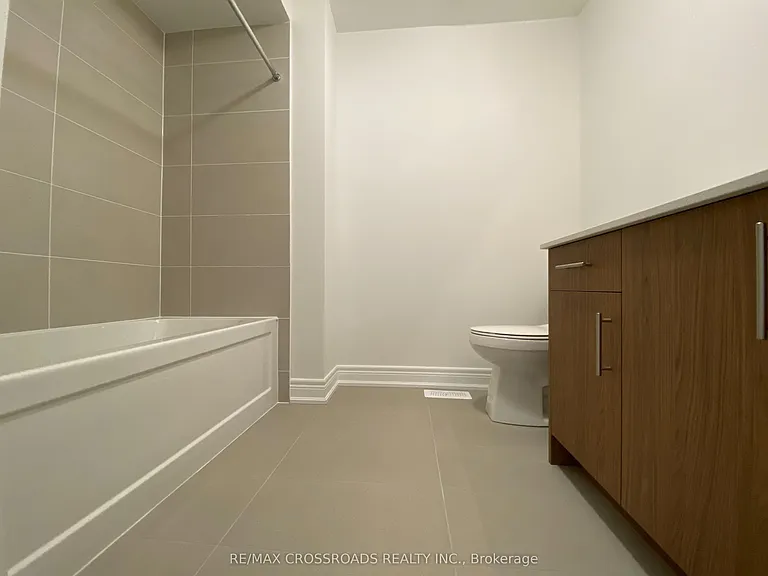 4 Kamper Ave — Photo 24