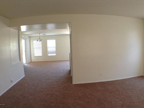 4th image of 10008 W Raymond St