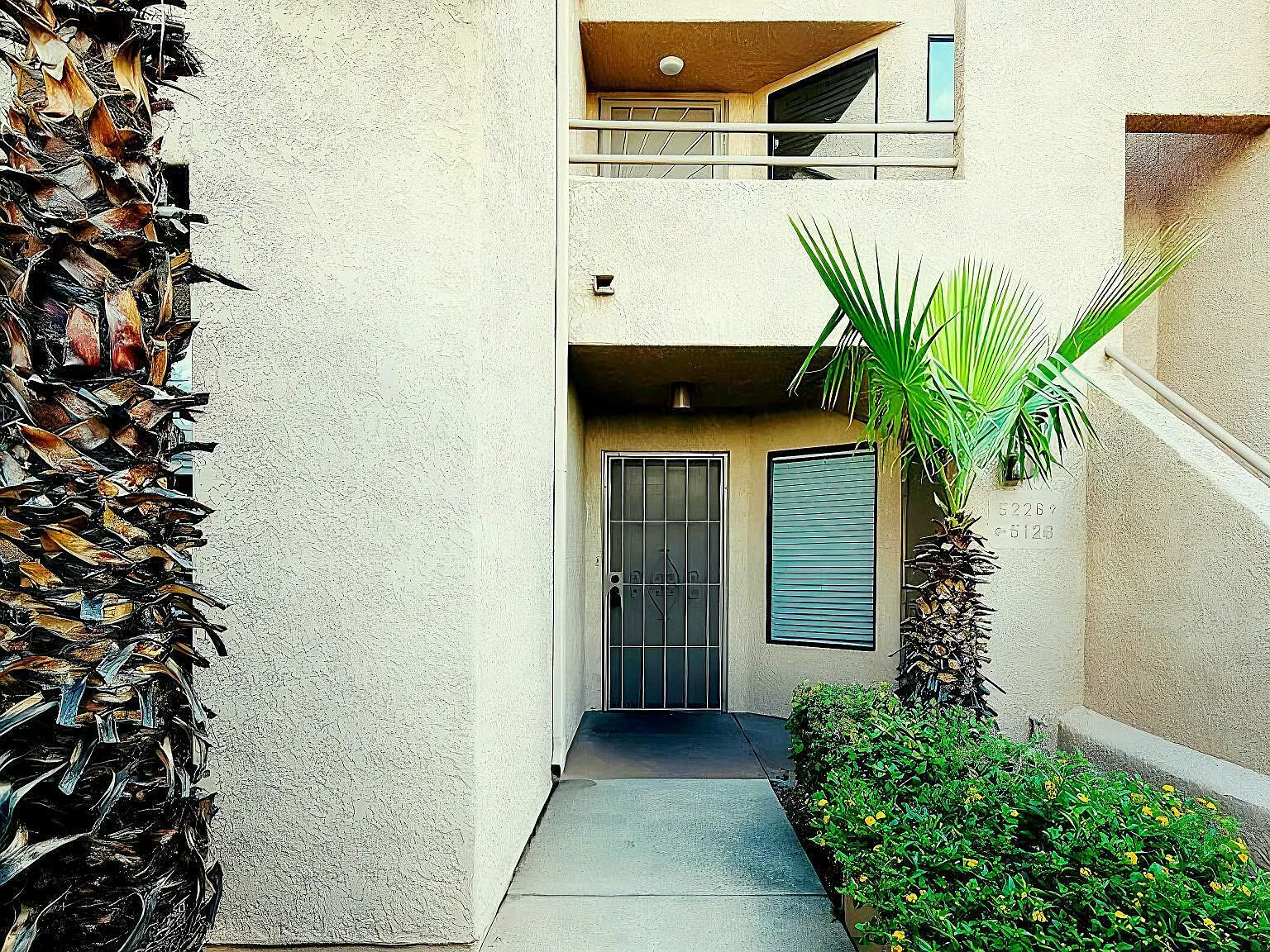 5675 N Camino Esplendora — Photo 2