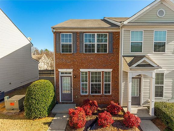 2nd image of 2721 Heathrow Dr