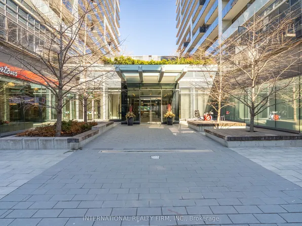1030 King St W #517, Toronto, ON M6K 0B4