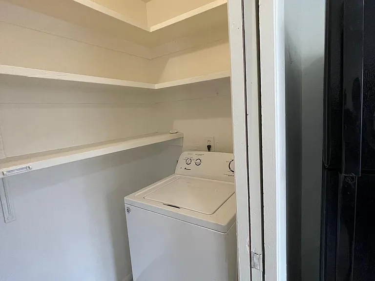 517 Palomas Dr SE #A — Photo 5