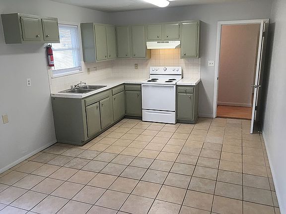 5th image of 101 SE 13th St