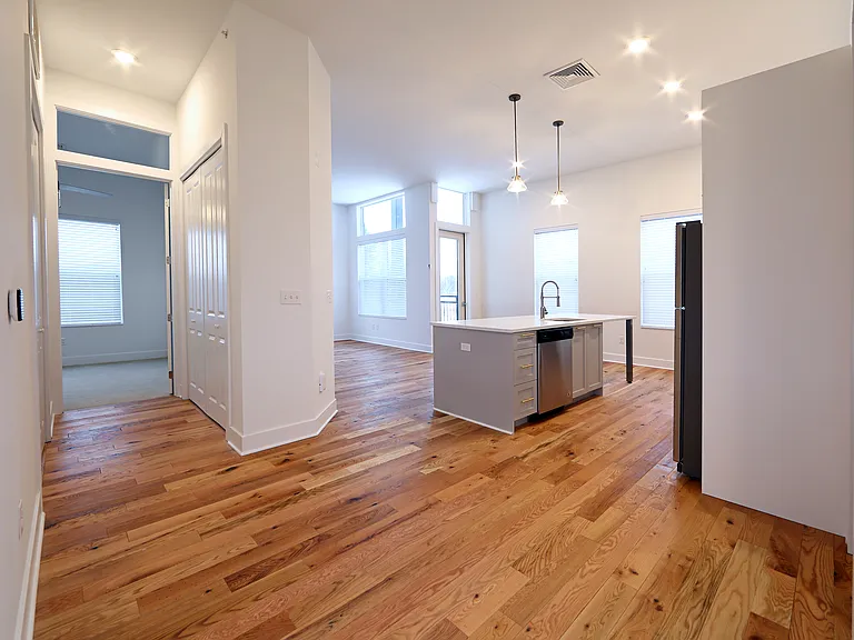 Excelsior Park Apartments — Photo 19