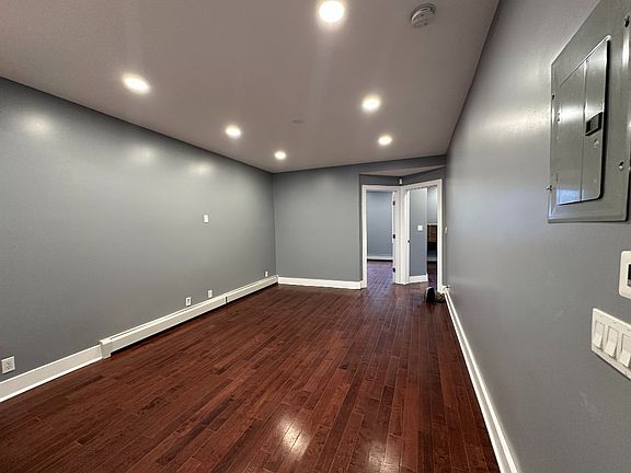 5th image of 387 Van Brunt St Floor 1