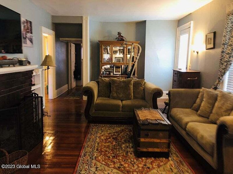 3rd image of 45 S Lake Ave