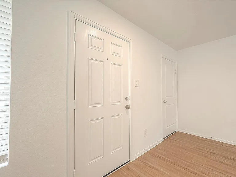 1491 Las Cuevas Dr — Photo 3