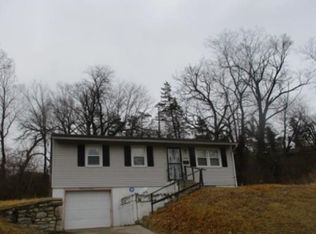 4914 E 39th Pl, Kansas City, MO 64130