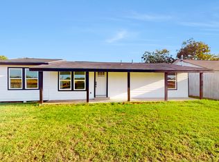 1904 Sutherland Springs Rd, Floresville, TX 78114