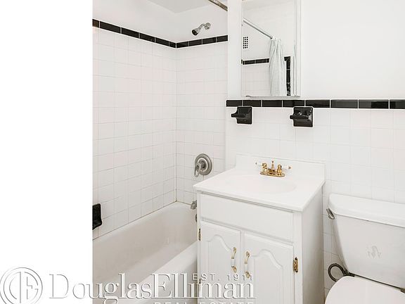 5th image of 333 E 75th St APT 8J