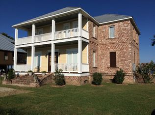 876 Eagle Lake Shore Rd, Vicksburg, MS 39183