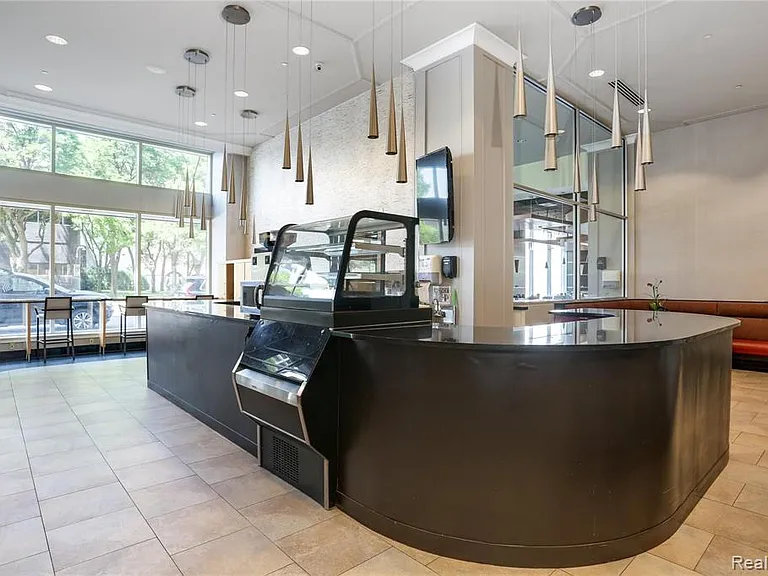 525 W Lafayette Blvd #21B — Photo 47